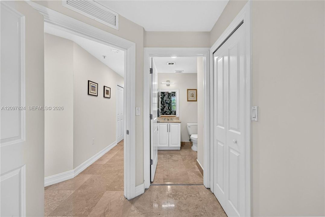 En Venta: $1,295,000 (2 camas, 3 baños, 2049 Pies cuadrados)