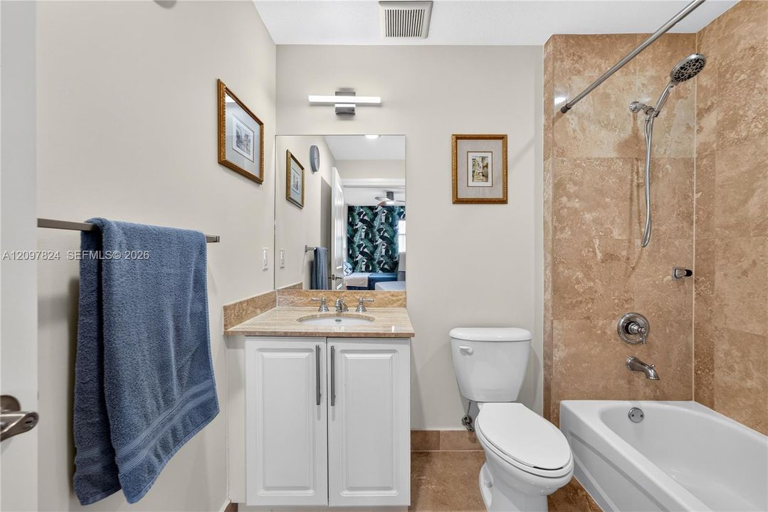 En Venta: $1,295,000 (2 camas, 3 baños, 2049 Pies cuadrados)