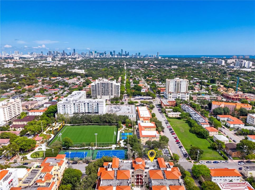 En Venta: $1,295,000 (2 camas, 3 baños, 2049 Pies cuadrados)