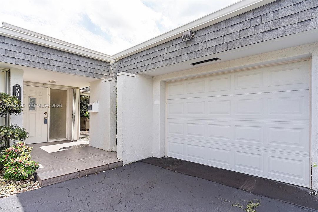 For Sale: $650,000 (4 beds, 2 baths, 2053 Square Feet)