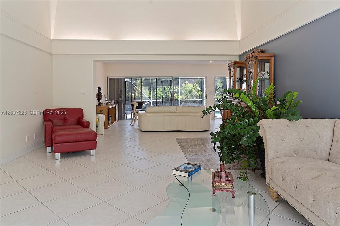 For Sale: $650,000 (4 beds, 2 baths, 2053 Square Feet)