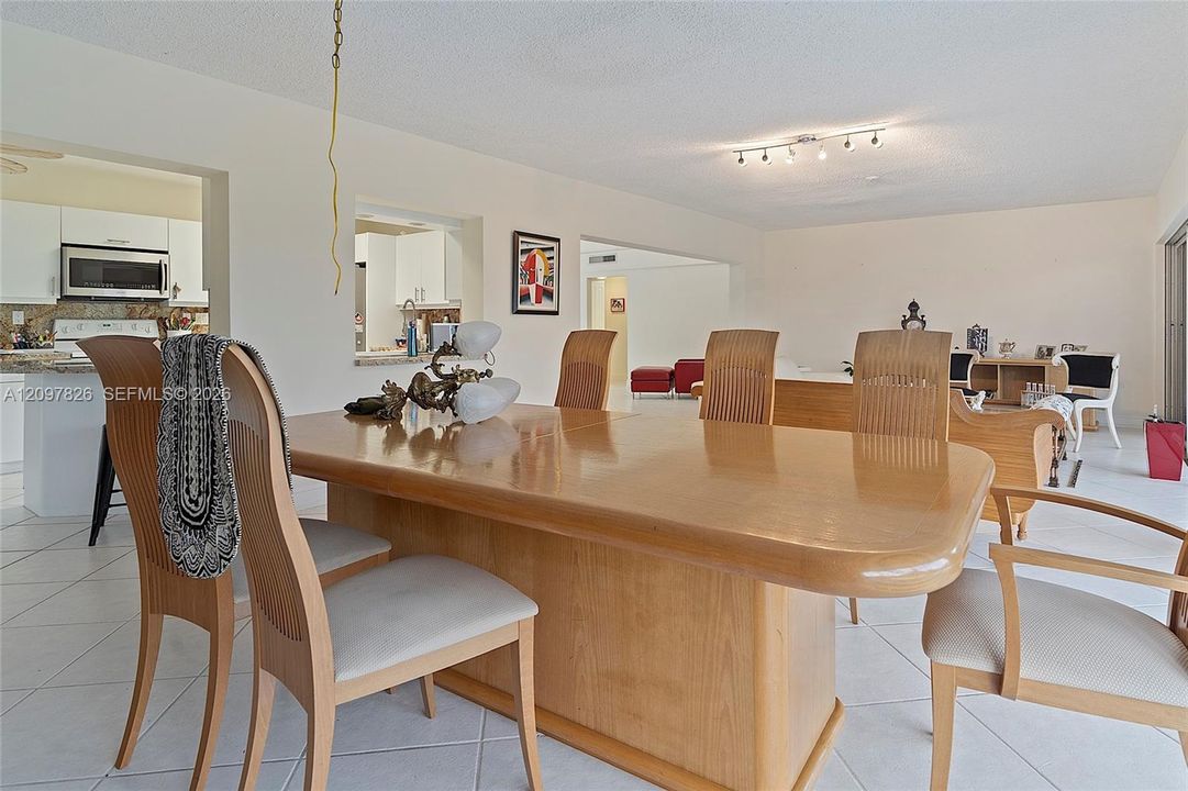 For Sale: $650,000 (4 beds, 2 baths, 2053 Square Feet)