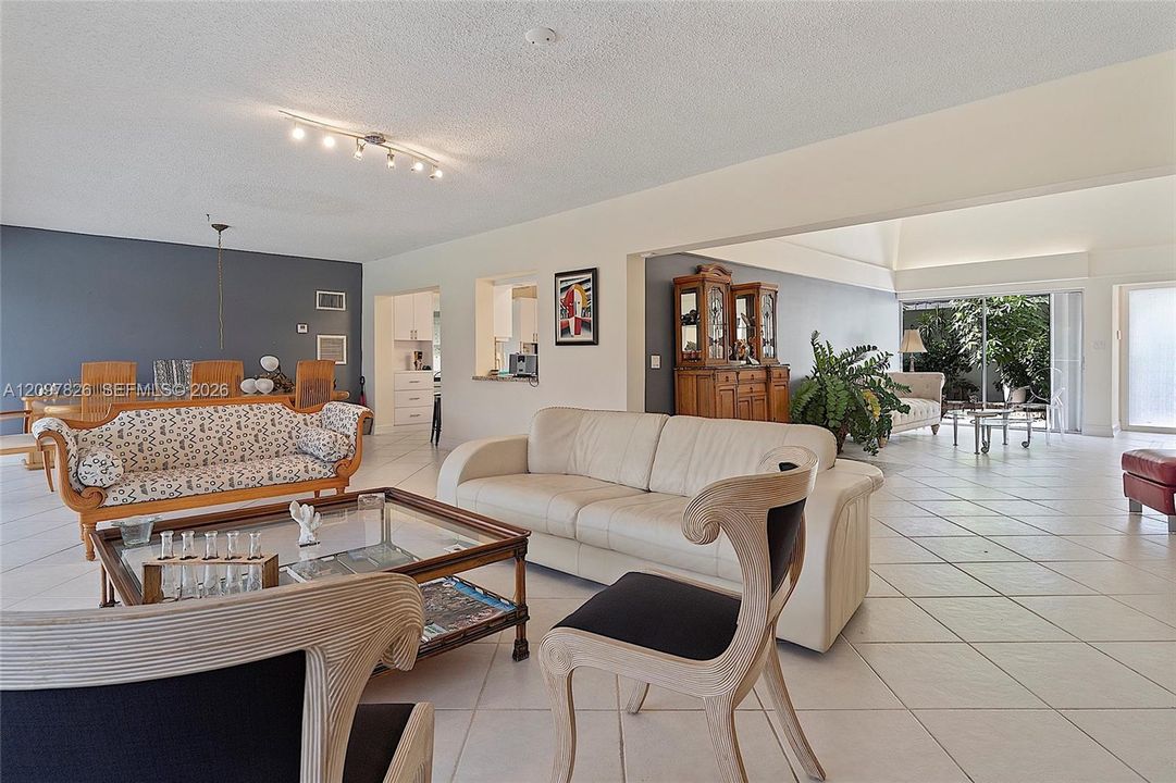 For Sale: $650,000 (4 beds, 2 baths, 2053 Square Feet)