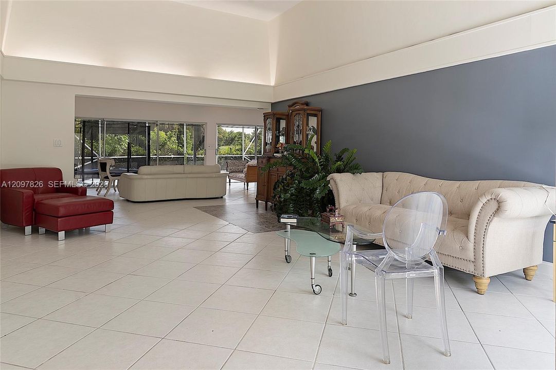 For Sale: $650,000 (4 beds, 2 baths, 2053 Square Feet)