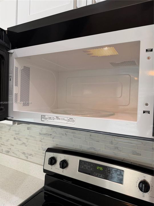 出租: $2,995 (2 贝兹, 2 浴室, 980 平方英尺)