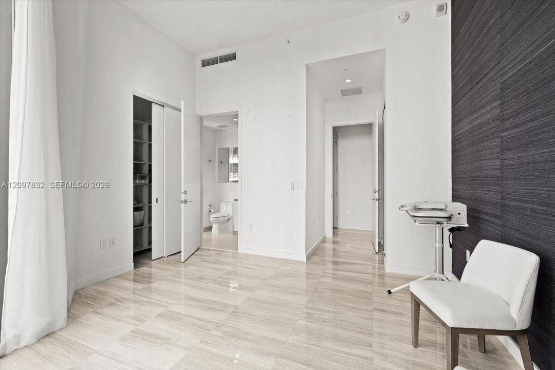 For Sale: $5,399,000 (3 beds, 3 baths, 2532 Square Feet)