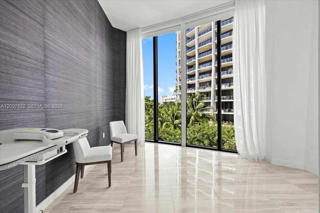 For Sale: $5,399,000 (3 beds, 3 baths, 2532 Square Feet)