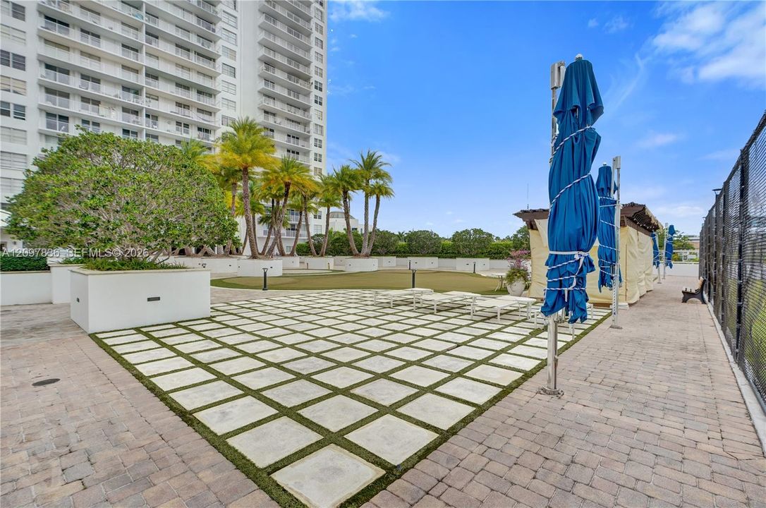 For Sale: $250,000 (2 beds, 2 baths, 1066 Square Feet)