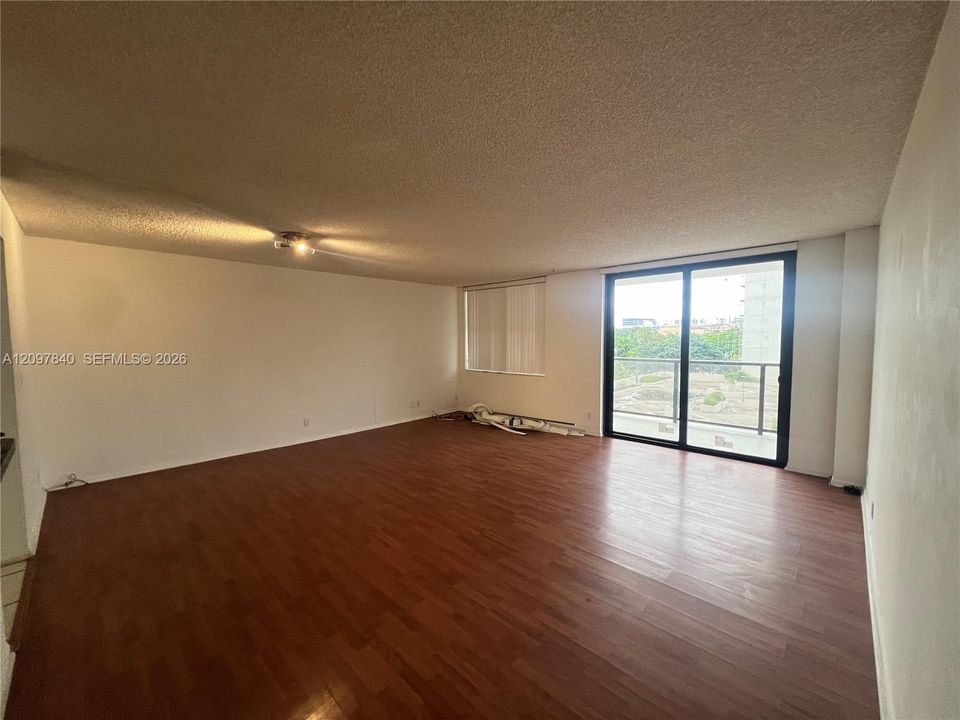 En Renta: $2,350 (2 camas, 2 baños, 1210 Pies cuadrados)