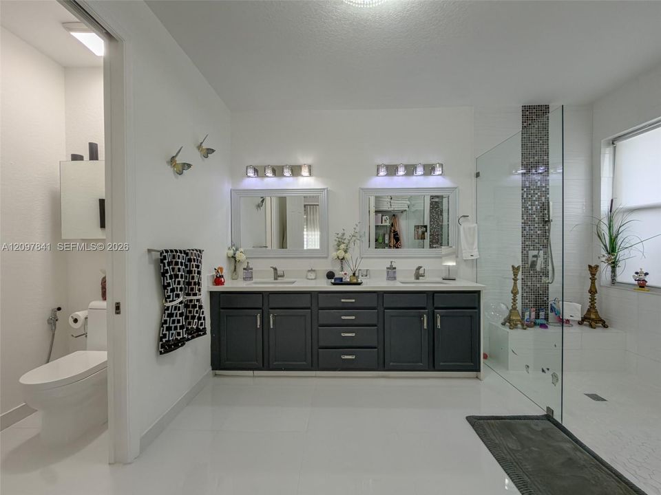 For Sale: $1,077,000 (4 beds, 3 baths, 2551 Square Feet)