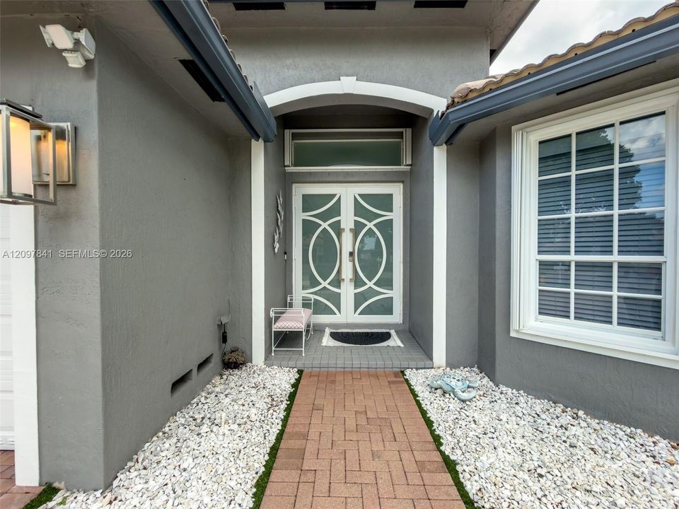 For Sale: $1,077,000 (4 beds, 3 baths, 2551 Square Feet)