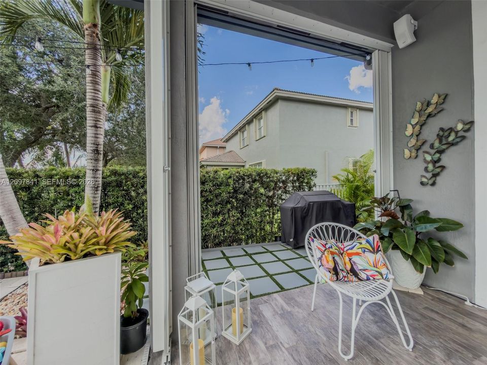 For Sale: $1,077,000 (4 beds, 3 baths, 2551 Square Feet)