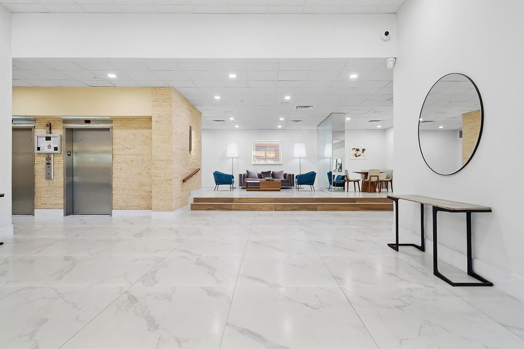 1900-CONSULATE-PLACE-1005-33401-050