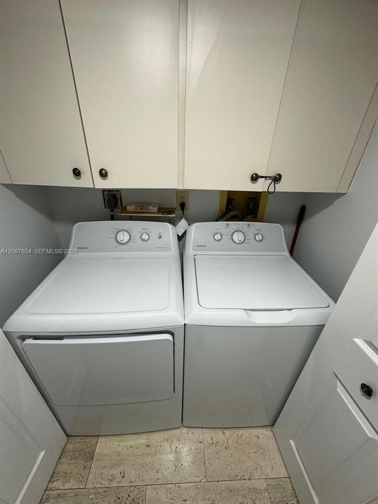 For Rent: $3,500 (3 beds, 2 baths, 1710 Square Feet)