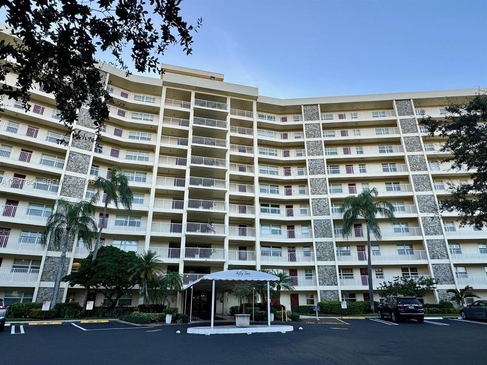 For Rent: $3,500 (3 beds, 2 baths, 1710 Square Feet)