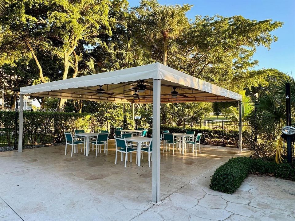 For Rent: $3,500 (3 beds, 2 baths, 1710 Square Feet)