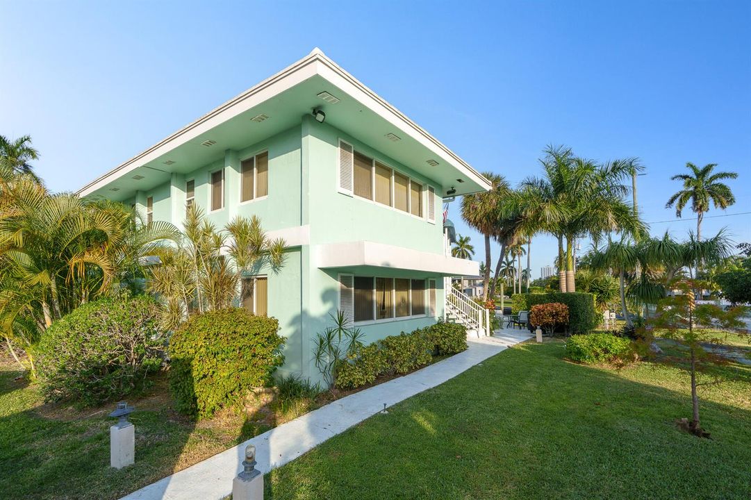 810 SE 22 Ave., #202