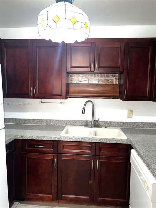 For Rent: $1,750 (2 beds, 2 baths, 1060 Square Feet)