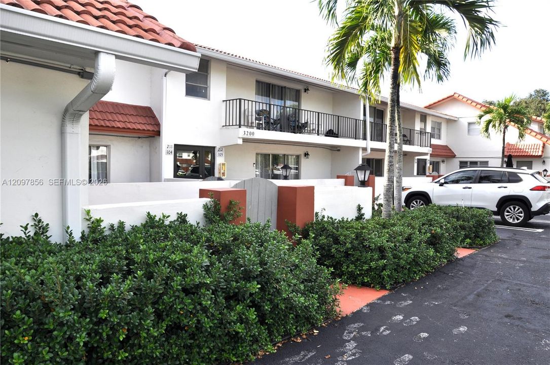 For Rent: $1,750 (2 beds, 2 baths, 1060 Square Feet)