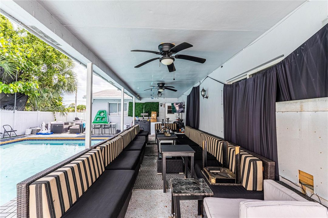 For Sale: $650,000 (4 beds, 2 baths, 1844 Square Feet)