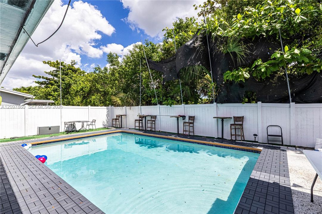 For Sale: $650,000 (4 beds, 2 baths, 1844 Square Feet)
