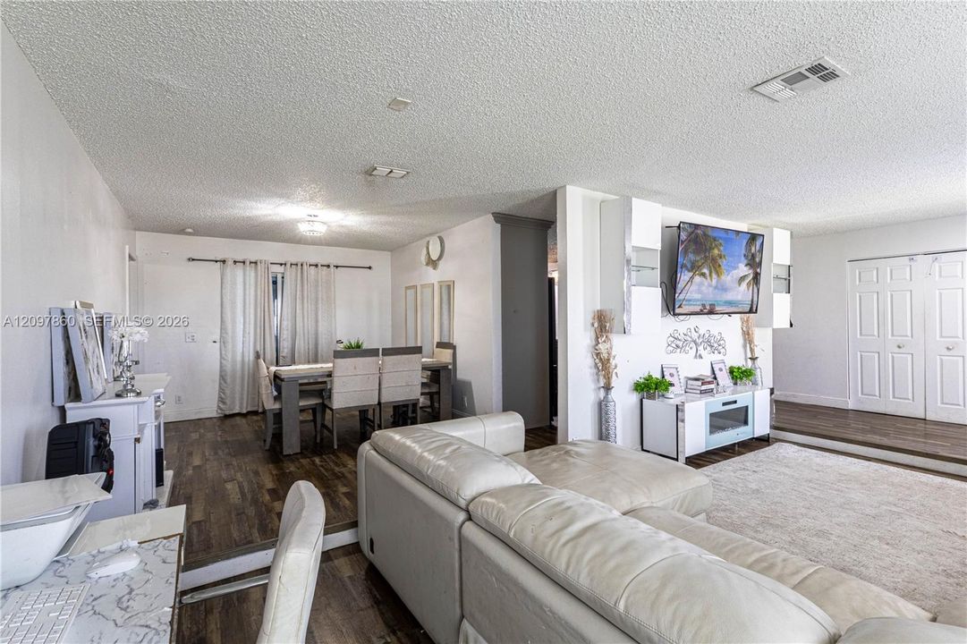 For Sale: $650,000 (4 beds, 2 baths, 1844 Square Feet)