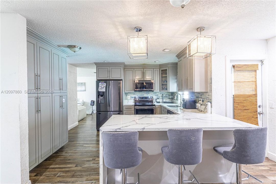 For Sale: $650,000 (4 beds, 2 baths, 1844 Square Feet)