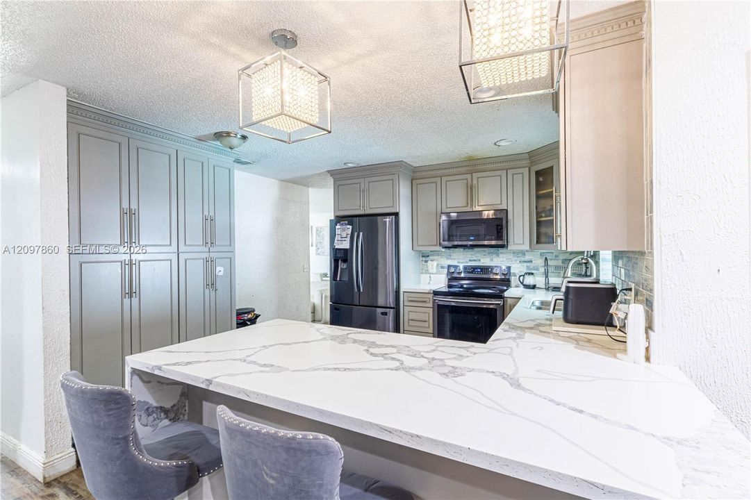 For Sale: $650,000 (4 beds, 2 baths, 1844 Square Feet)