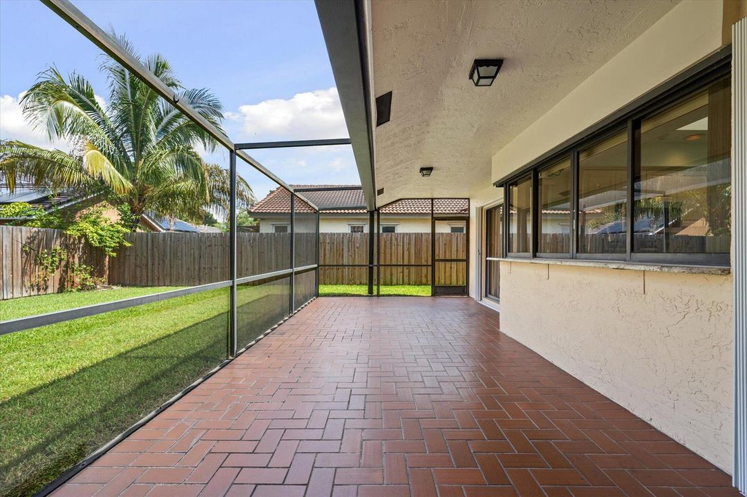 22-10407 NW 7th St, Plantation-13