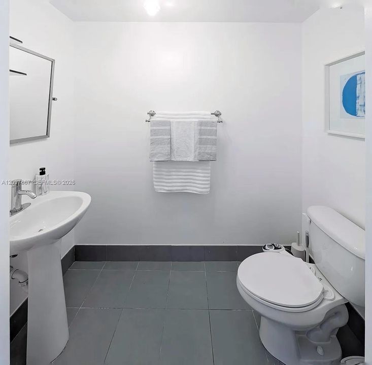 For Rent: $3,150 (1 beds, 1 baths, 754 Square Feet)