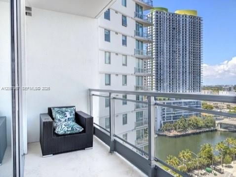 For Rent: $3,150 (1 beds, 1 baths, 754 Square Feet)