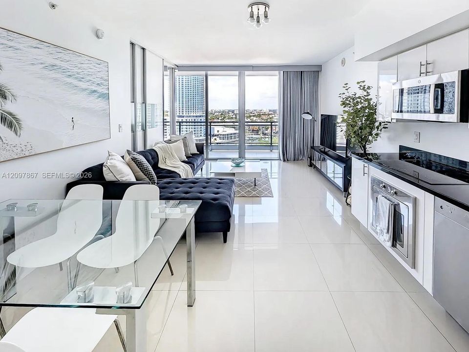 For Rent: $3,150 (1 beds, 1 baths, 754 Square Feet)