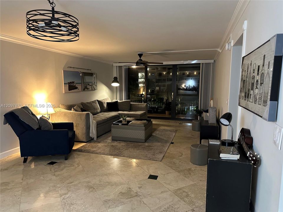 For Sale: $440,000 (2 beds, 2 baths, 1100 Square Feet)