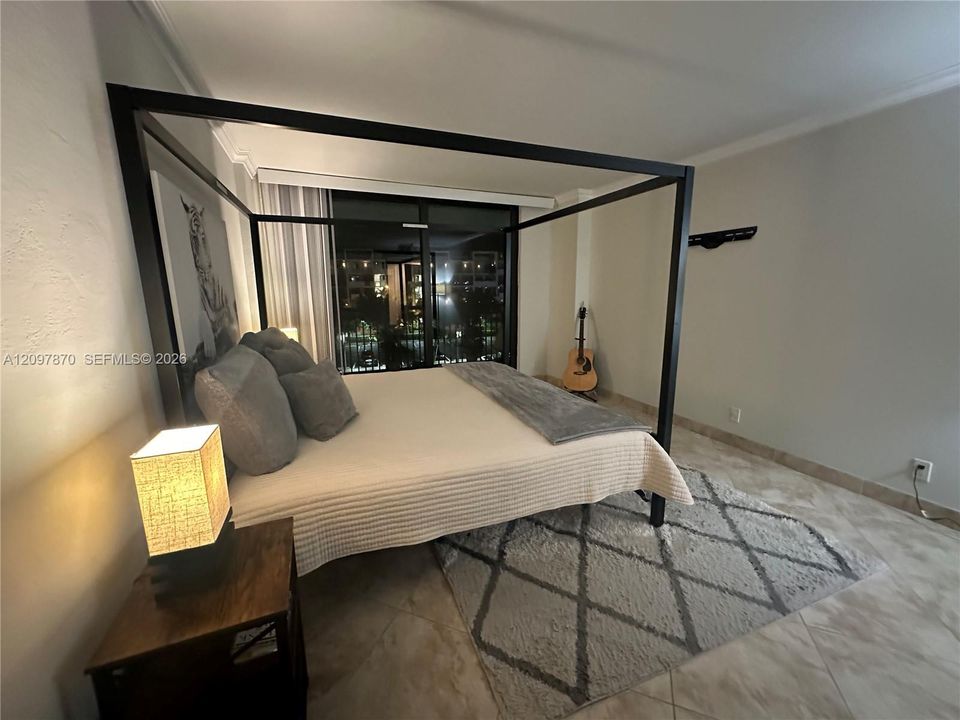 For Sale: $440,000 (2 beds, 2 baths, 1100 Square Feet)