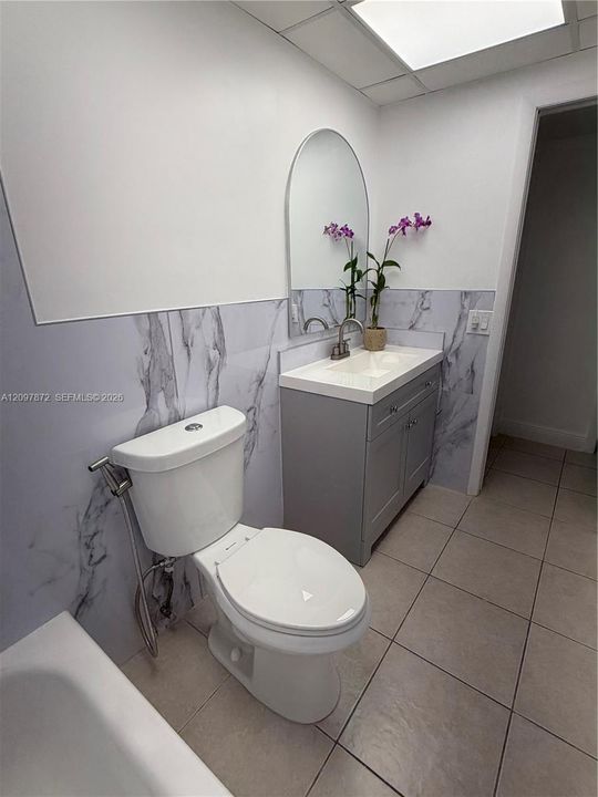 For Rent: $1,895 (1 beds, 1 baths, 870 Square Feet)