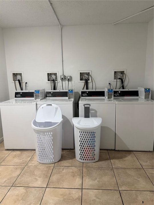 For Rent: $1,895 (1 beds, 1 baths, 870 Square Feet)