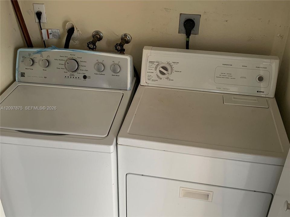 For Rent: $2,600 (3 beds, 2 baths, 1179 Square Feet)