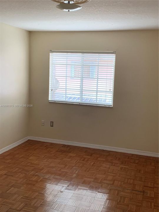 For Rent: $2,600 (3 beds, 2 baths, 1179 Square Feet)