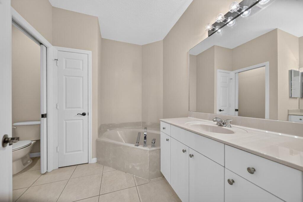 primarybath1.jpg-SMALL