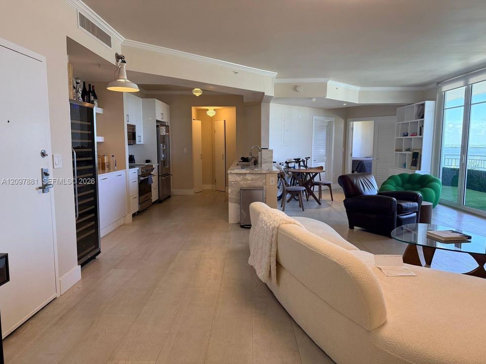 For Rent: $9,500 (2 beds, 2 baths, 1520 Square Feet)