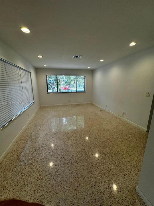 For Rent: $4,200 (3 beds, 2 baths, 1287 Square Feet)