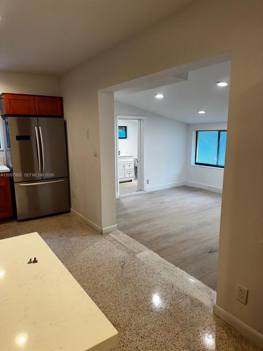For Rent: $4,200 (3 beds, 2 baths, 1287 Square Feet)