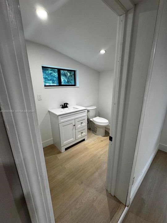 For Rent: $4,200 (3 beds, 2 baths, 1287 Square Feet)
