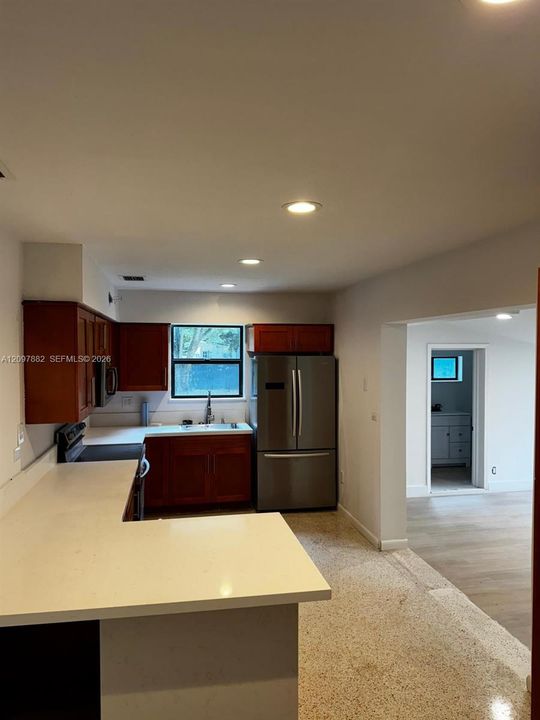 For Rent: $4,200 (3 beds, 2 baths, 1287 Square Feet)