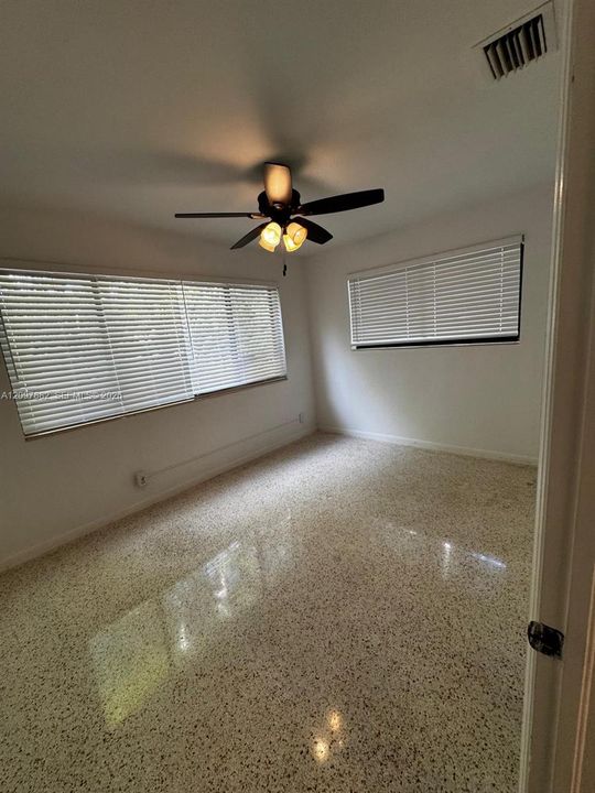 For Rent: $4,200 (3 beds, 2 baths, 1287 Square Feet)