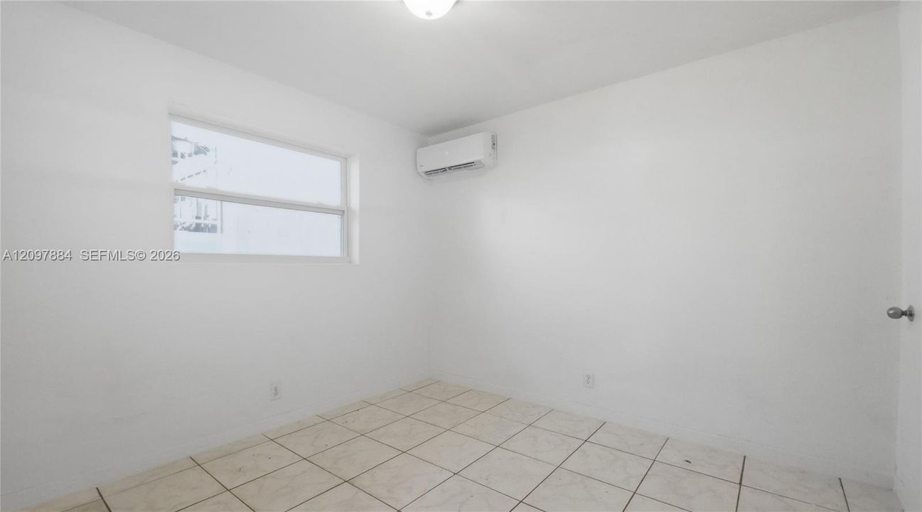 For Rent: $2,300 (2 beds, 1 baths, 2429 Square Feet)