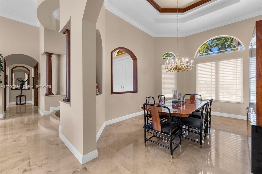 For Sale: $2,950,000 (6 beds, 5 baths, 5651 Square Feet)