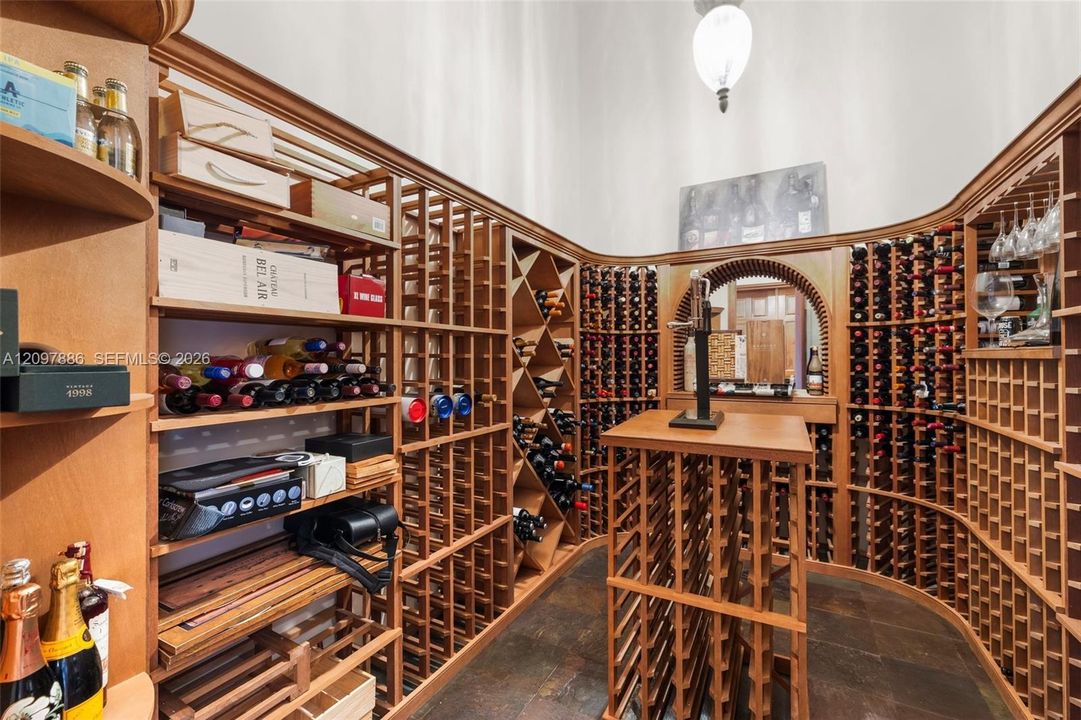 For Sale: $2,950,000 (6 beds, 5 baths, 5651 Square Feet)