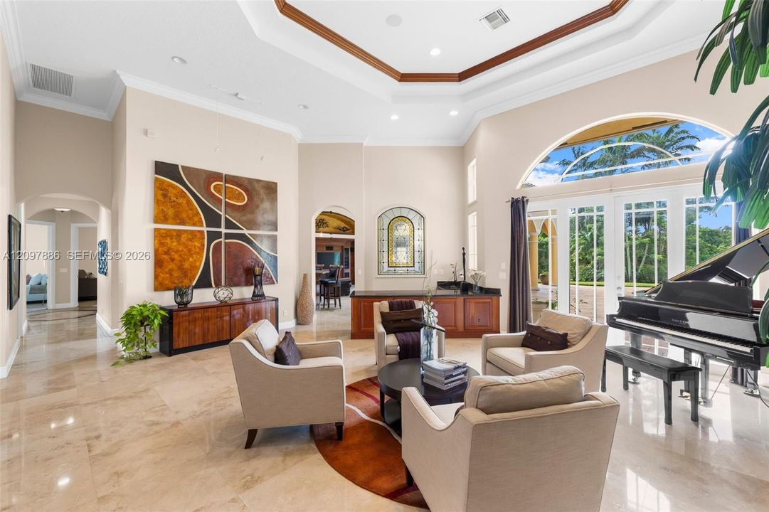For Sale: $2,950,000 (6 beds, 5 baths, 5651 Square Feet)