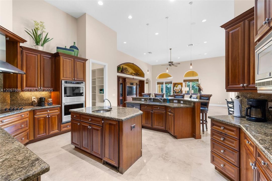 For Sale: $2,950,000 (6 beds, 5 baths, 5651 Square Feet)